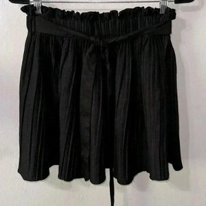 Haute Monde Black Pleated Mini Skirt Size Medium
